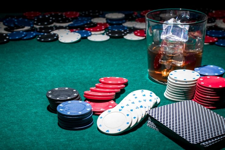 Dasbor promosi ajowin menampilkan penawaran bonus, cashback, dan status VIP untuk Lightning Baccarat